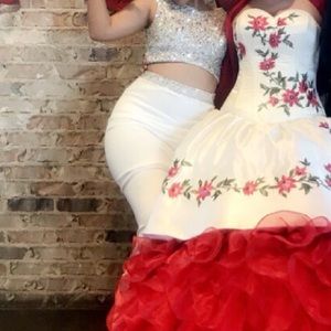 White prom dress, Fits a size 3-4